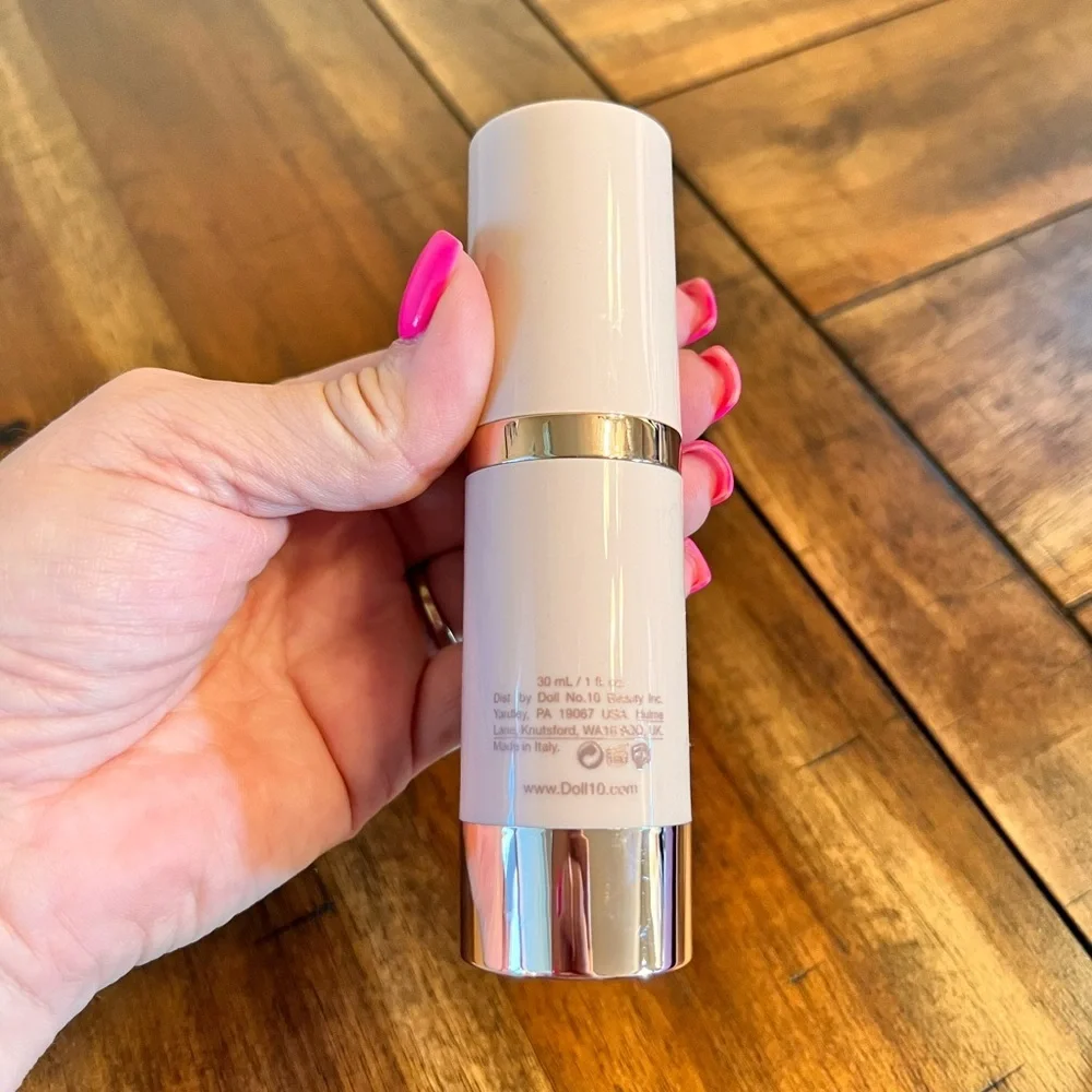 New DOLL 10 Hydralux Smoothing Foundation